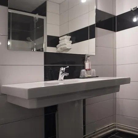 Logis Murtel ホテル 3*